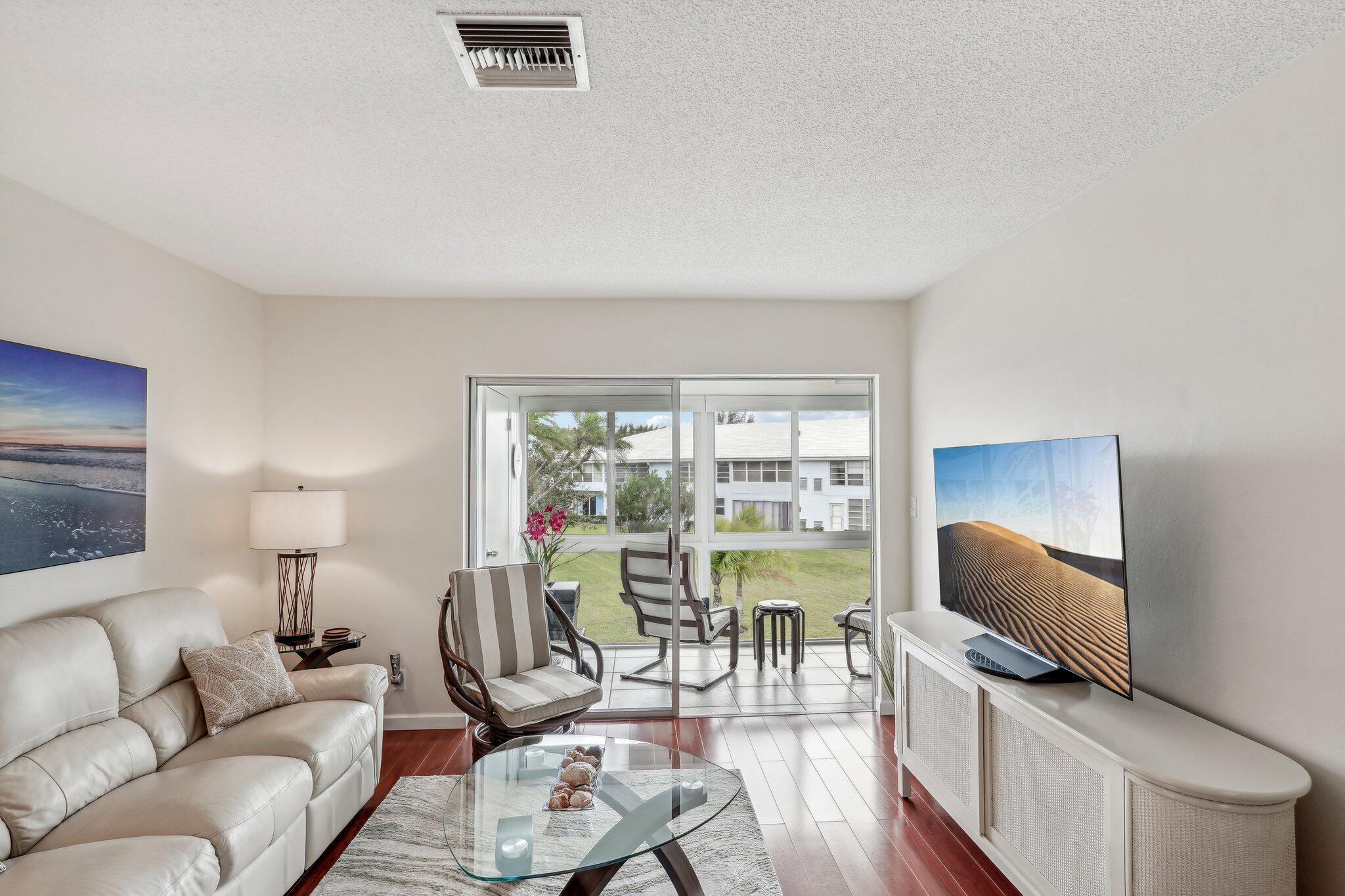 QUEENS COVE HOUSE ,CROWN - Residential