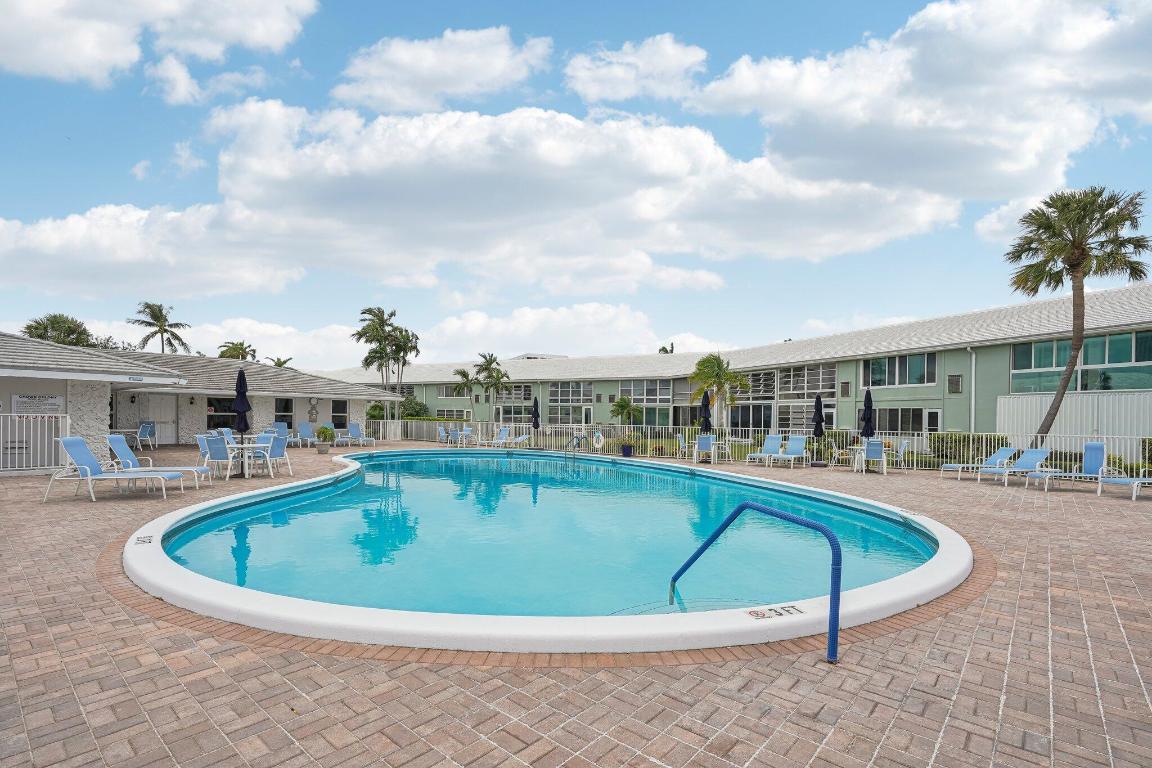 QUEENS COVE HOUSE ,CROWN COLONY, CROWN COLONY CLUB - Residential