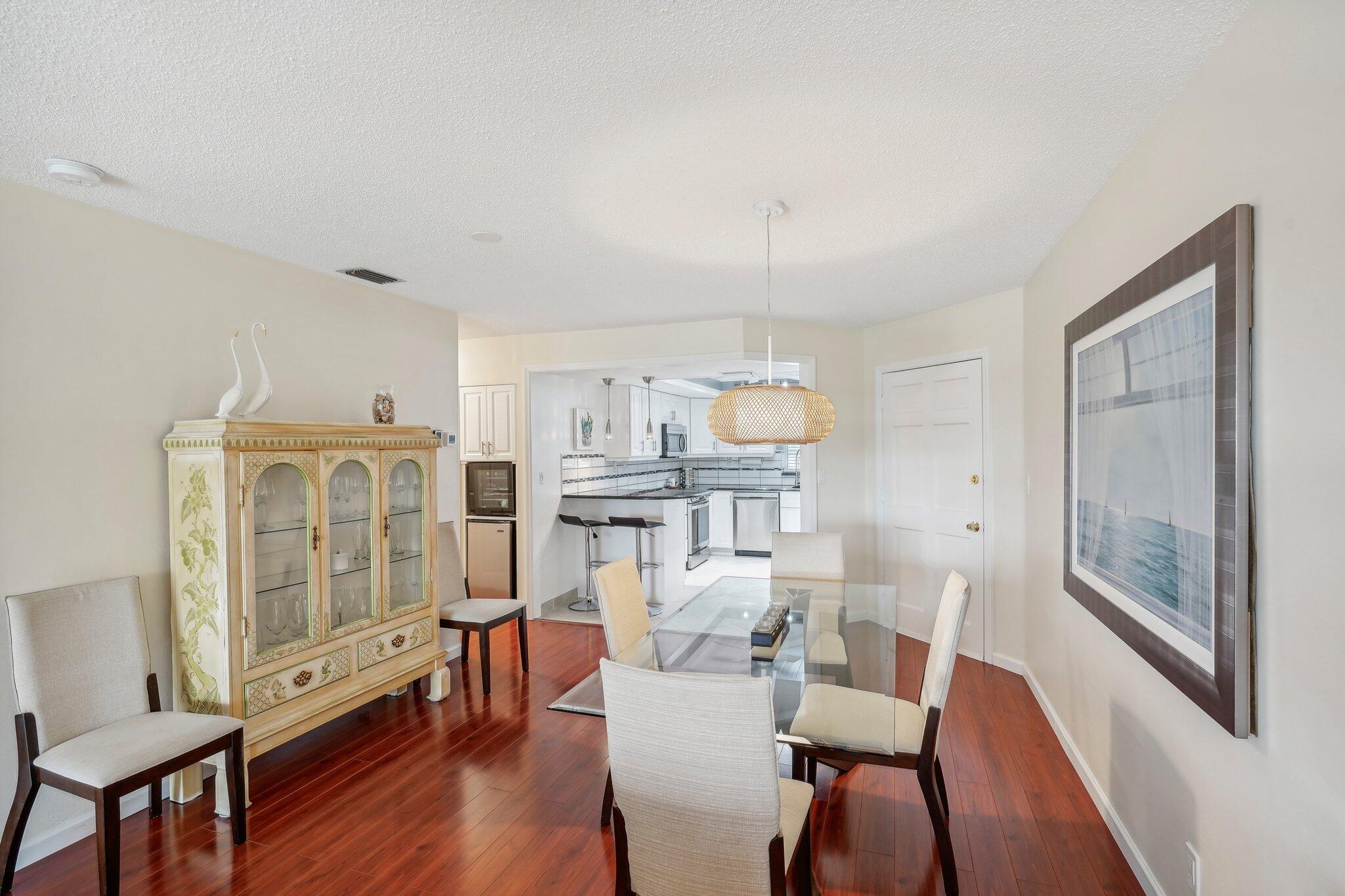 QUEENS COVE HOUSE ,CROWN - Residential