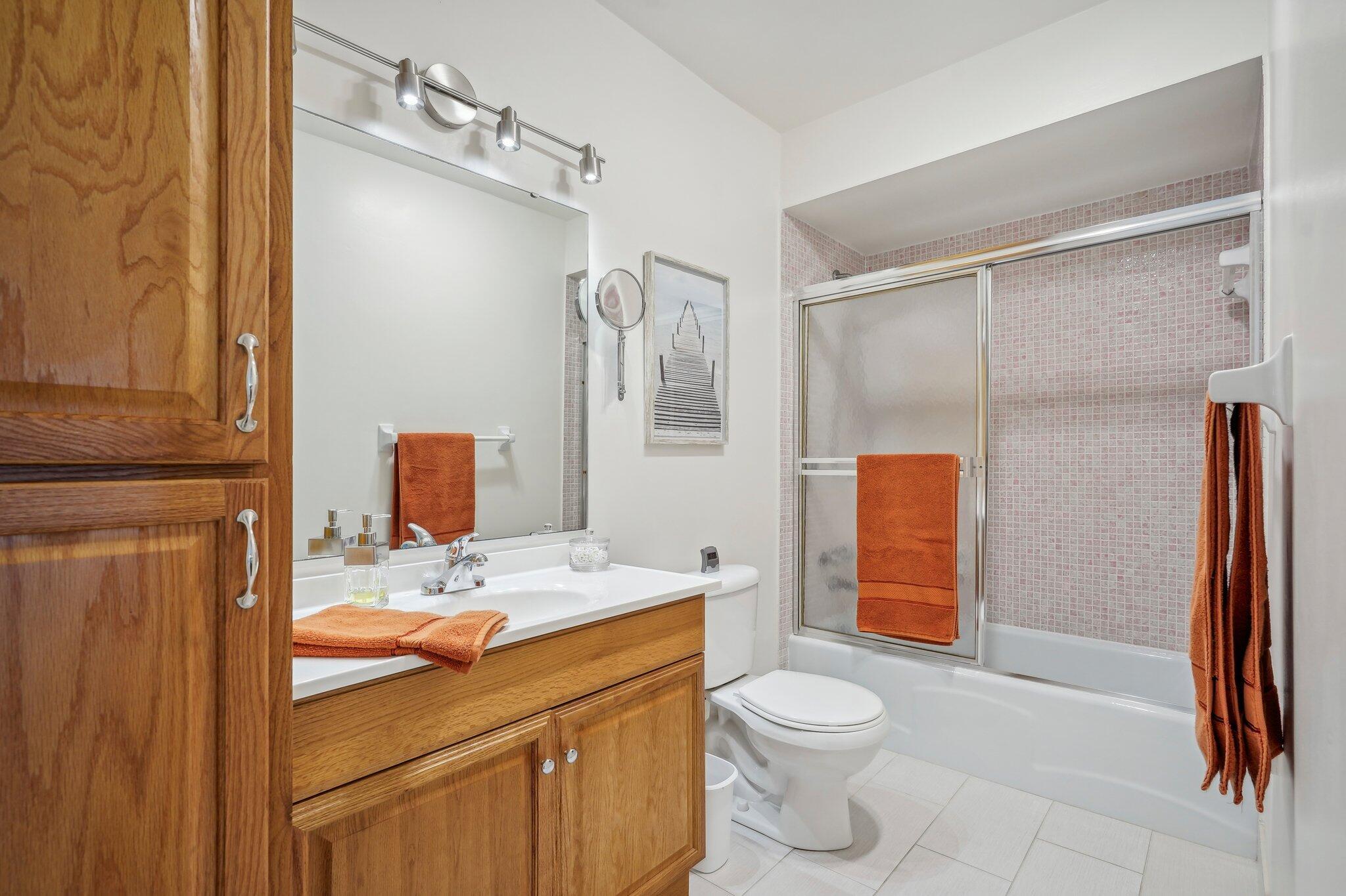 QUEENS COVE HOUSE ,CROWN - Residential