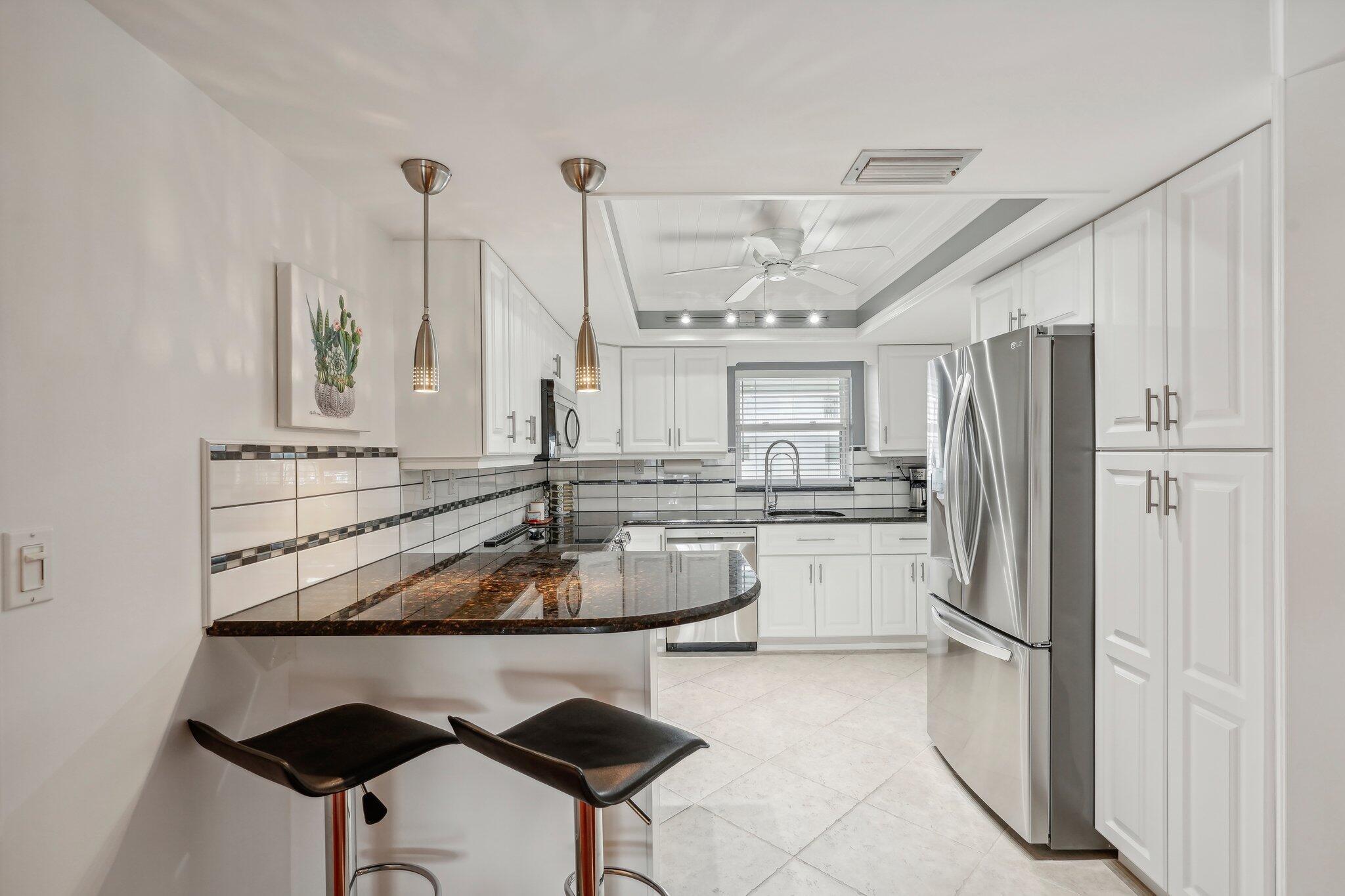 QUEENS COVE HOUSE ,CROWN - Residential