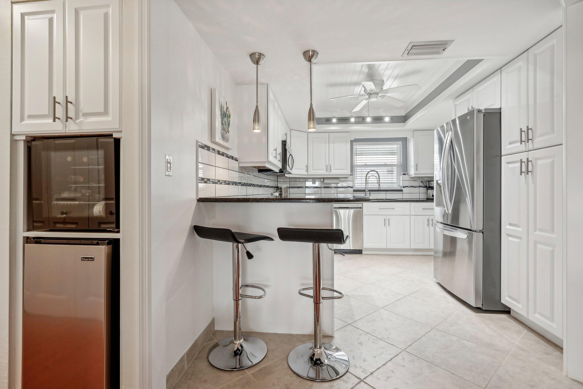 QUEENS COVE HOUSE CONDO - Residential