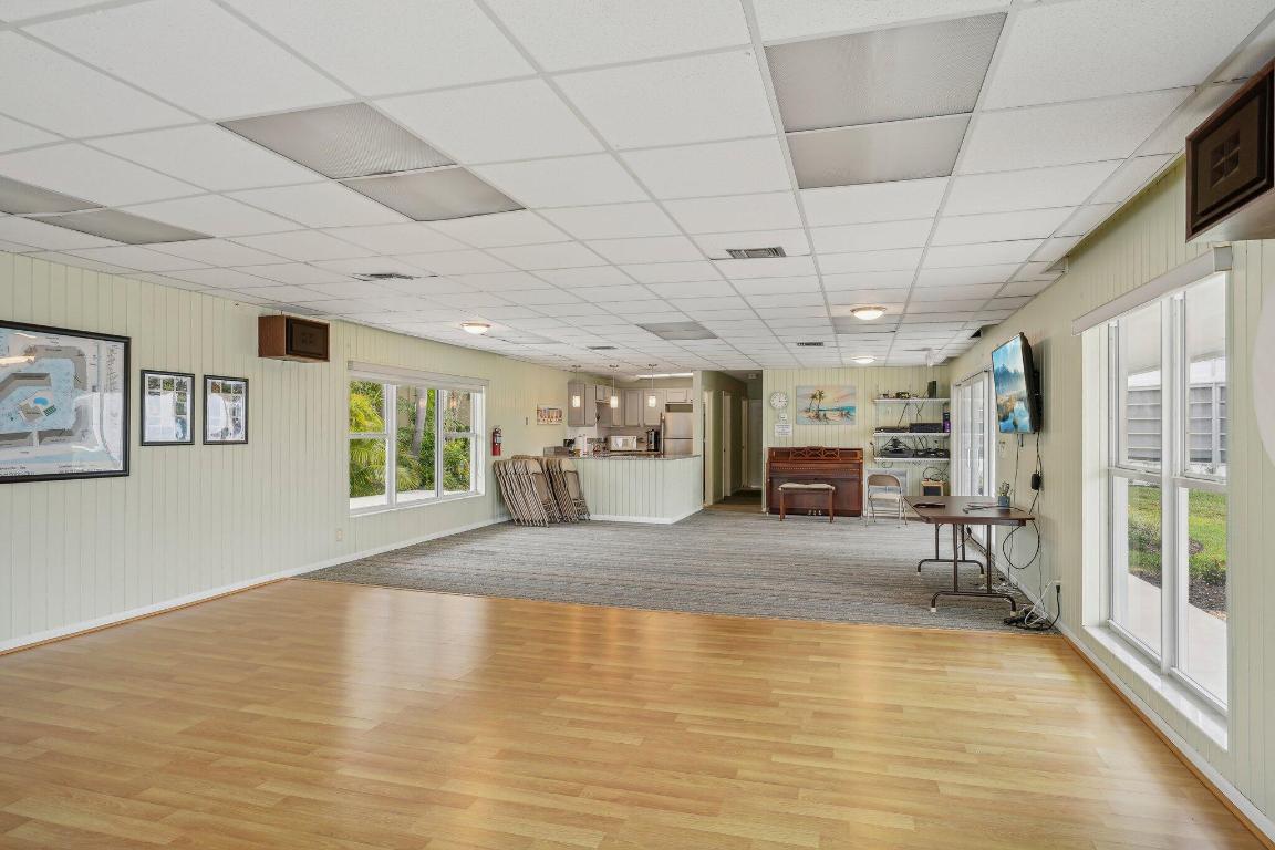 QUEENS COVE HOUSE ,CROWN COLONY, CROWN COLONY CLUB - Residential