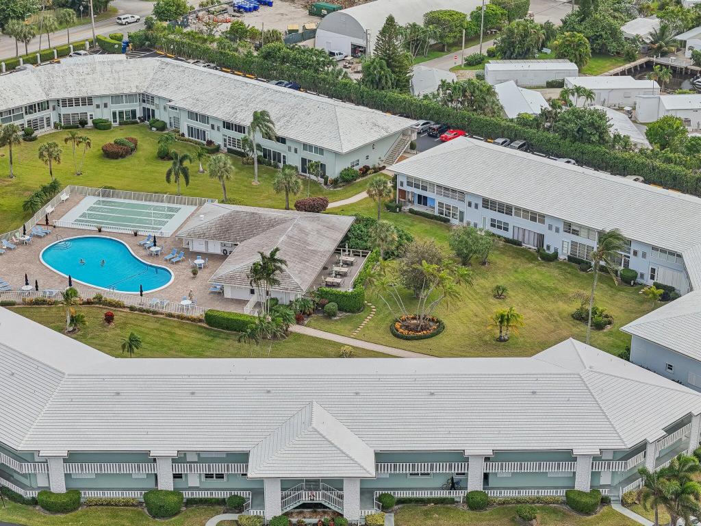 QUEENS COVE HOUSE ,CROWN COLONY, CROWN COLONY CLUB - Residential