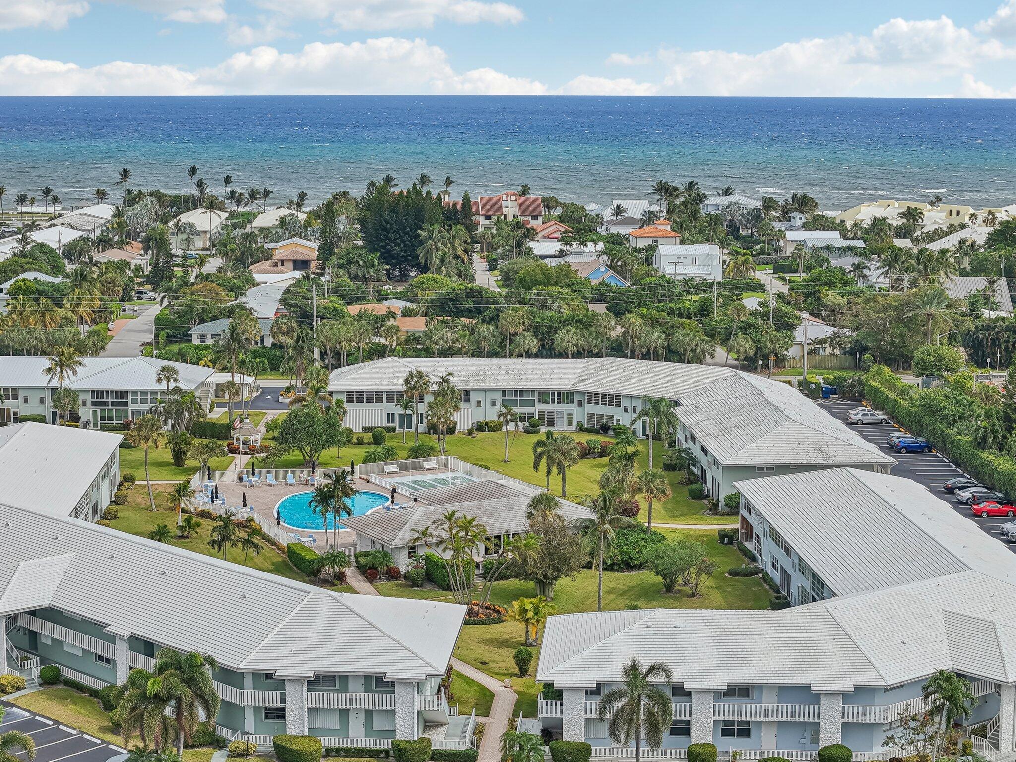 QUEENS COVE HOUSE ,CROWN - Residential