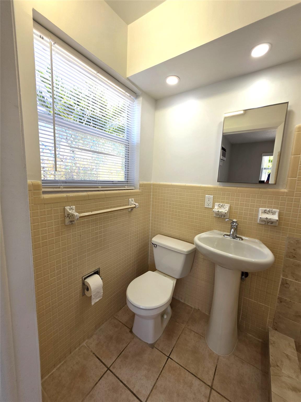 Ocean Ridge 27-45 B - Residential Lease