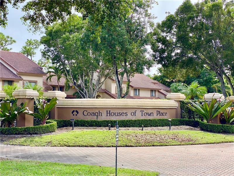 COACH HOUSES OF TOWN PLACE CONDO - Residential