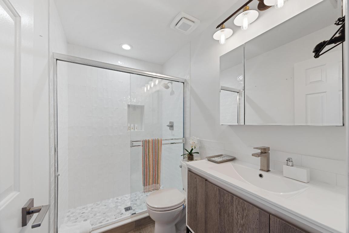 COACH HOUSES OF TOWN PLACE CONDO - Residential