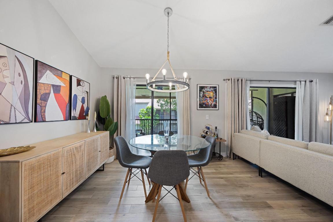 COACH HOUSES OF TOWN PLACE CONDO - Residential