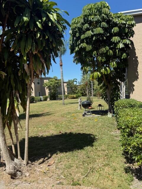PALM GREENS AT VILLA DEL RAY CONDO II - Residential