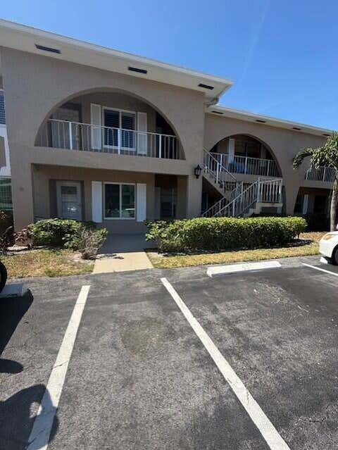 Photo of 13924 VÃ­a Flora, Delray Beach, FL 33484 (MLS # B26028496)