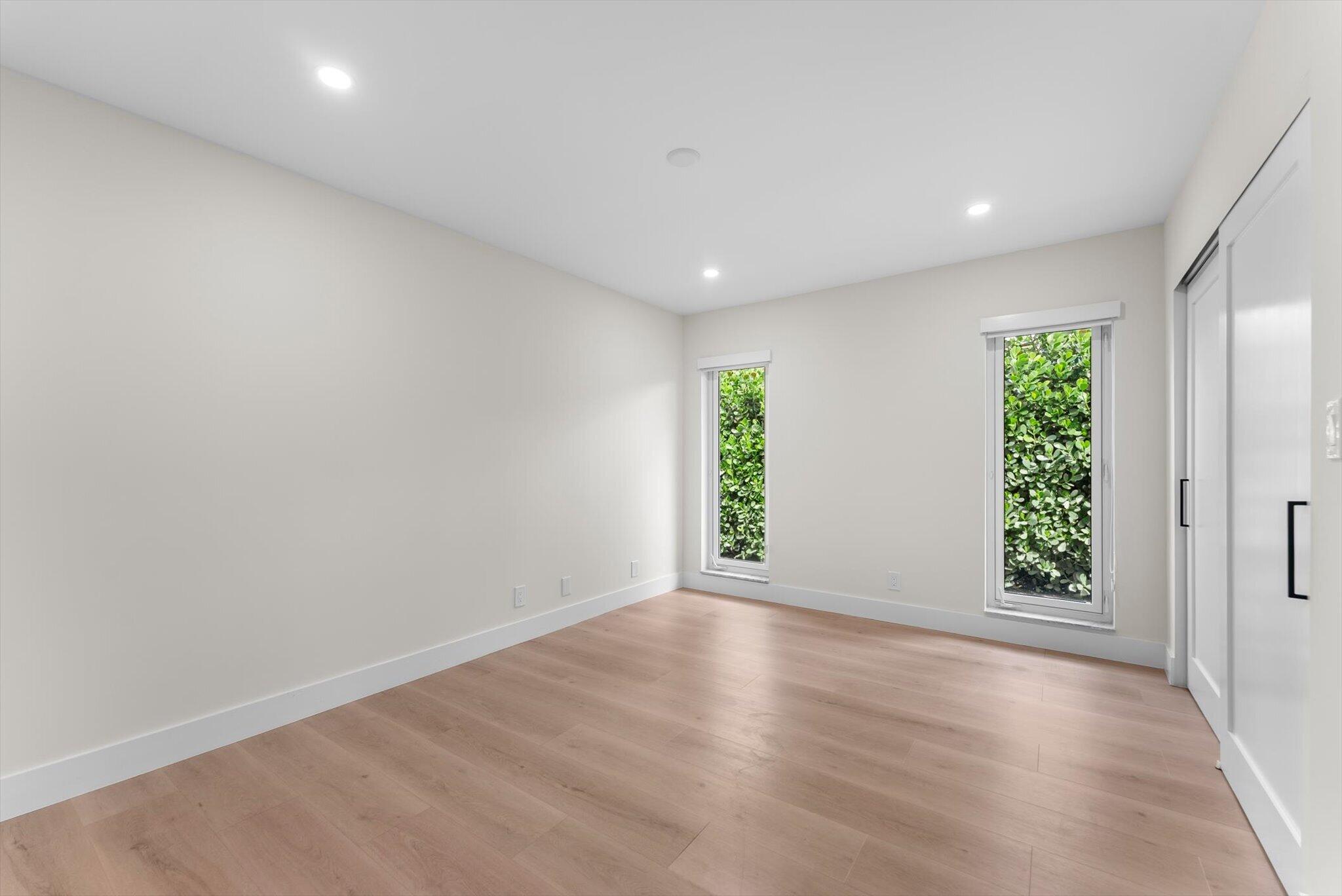 HILLSBORO PARK - Residential