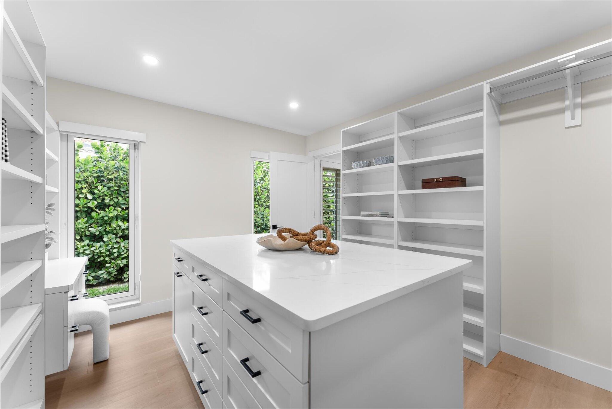 HILLSBORO PARK - Residential