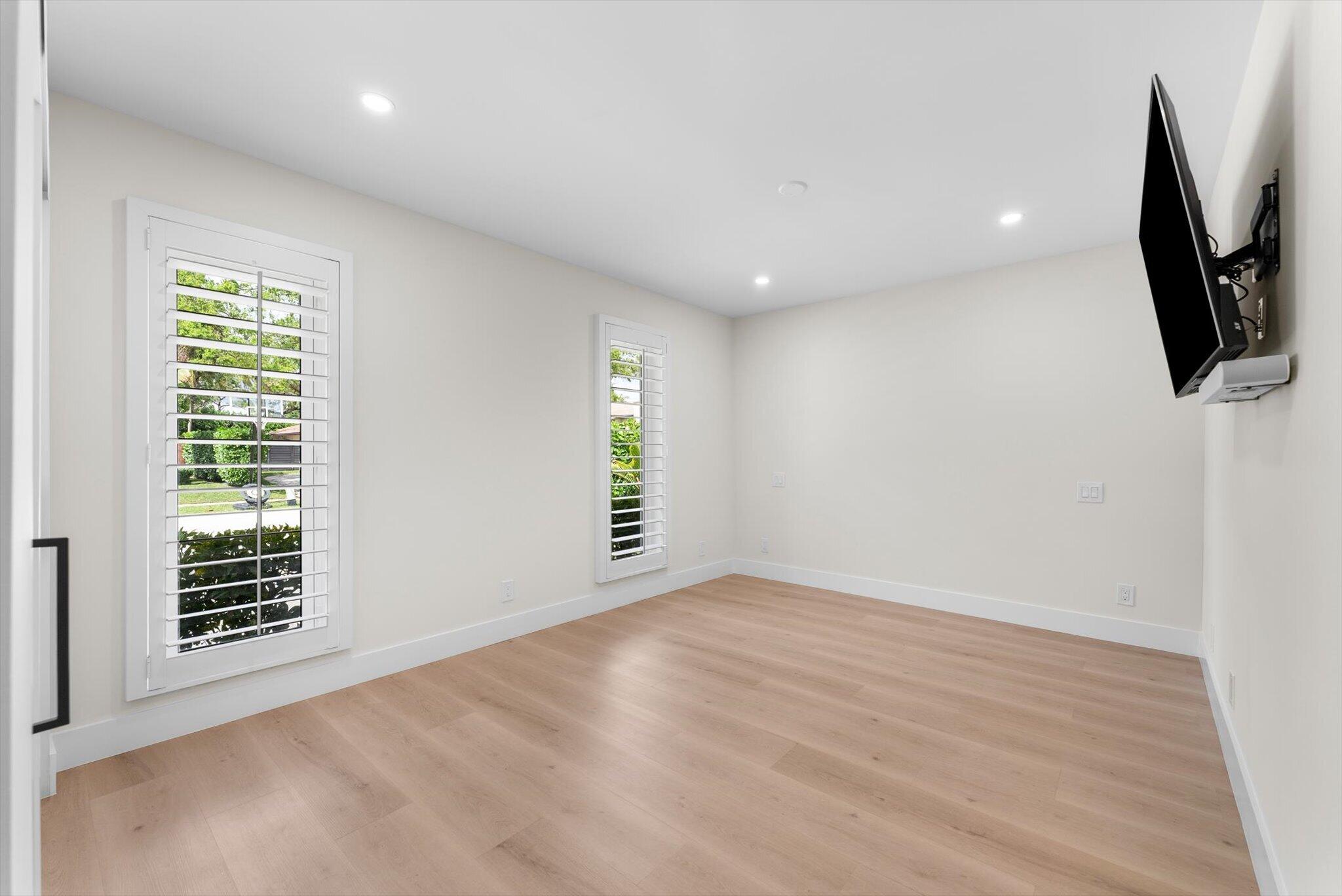 HILLSBORO PARK - Residential