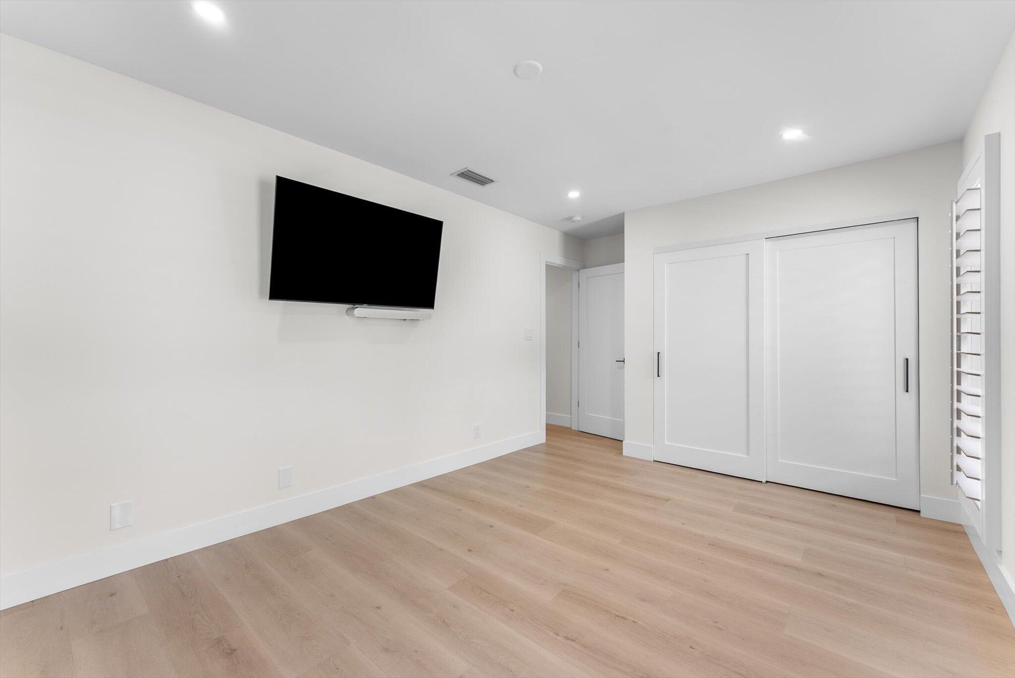 HILLSBORO PARK - Residential