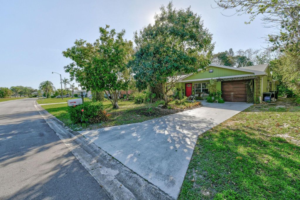 Photo of 2019 SE New York Street, Port Saint Lucie, FL 34952 (MLS # R10971231)