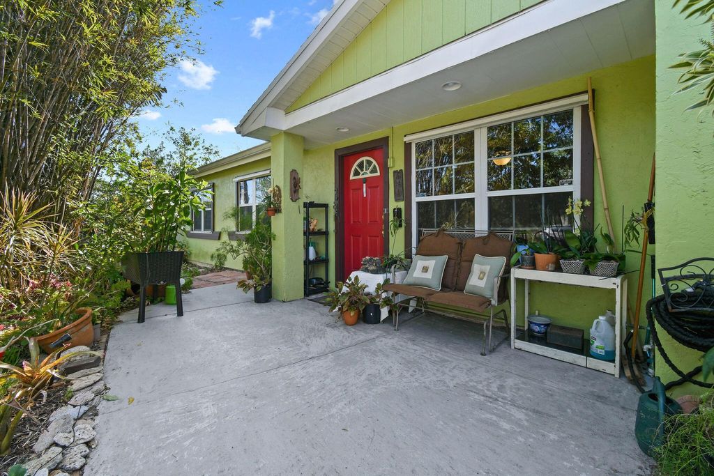 Photo of 2019 SE New York Street, Port Saint Lucie, FL 34952 (MLS # R10971231)