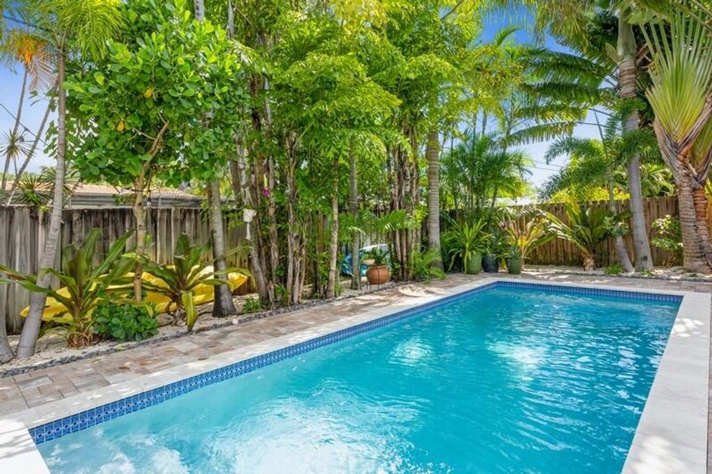 Photo of 701 SW 7th Street St, Boca Raton, FL 33486 (MLS # R10809737)