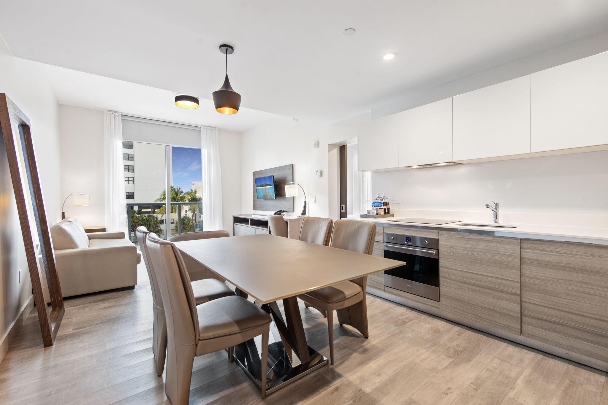 777 N Ocean Drive
