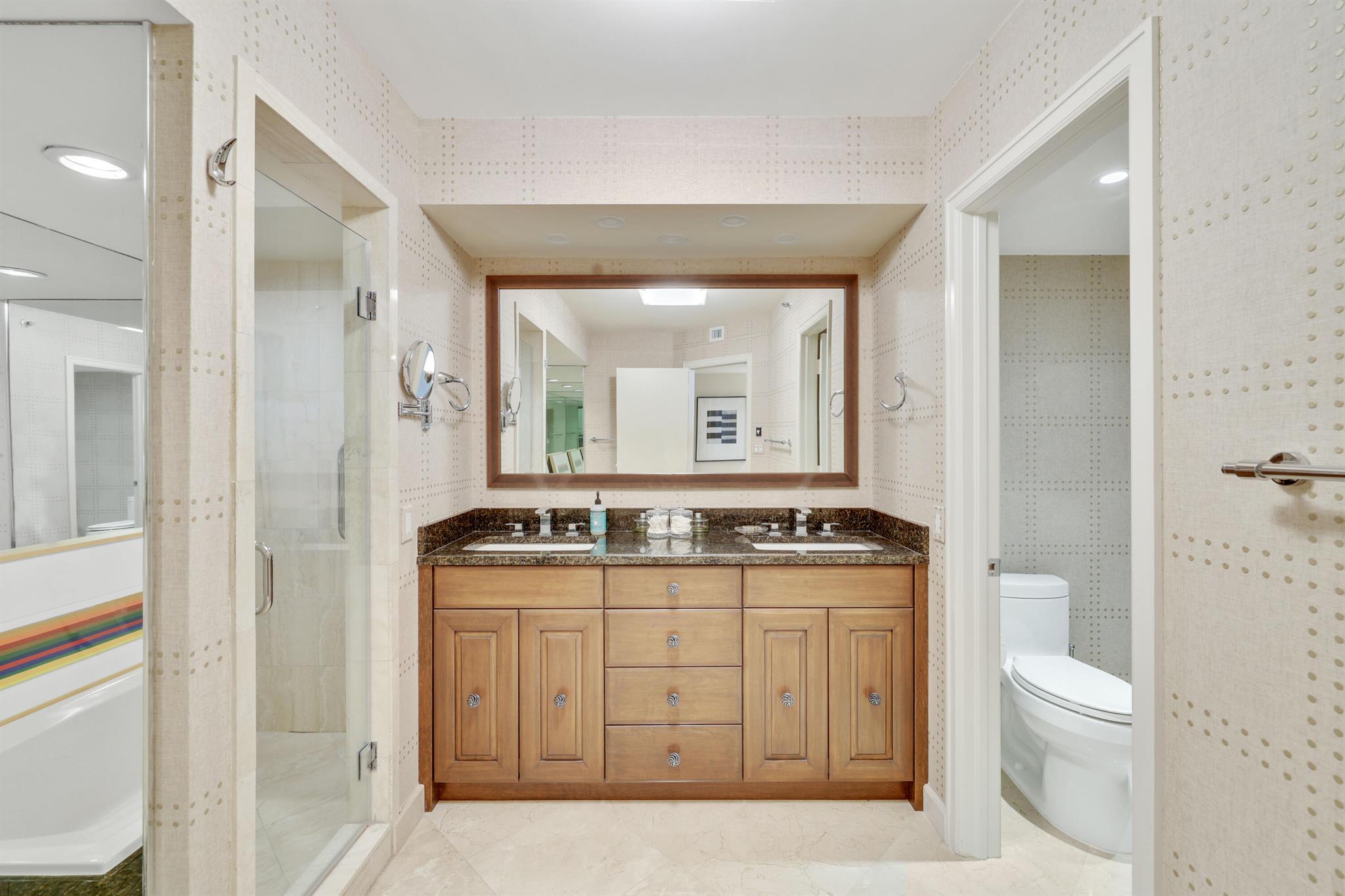 ENCLAVE OF PALM BEACH CON - Residential