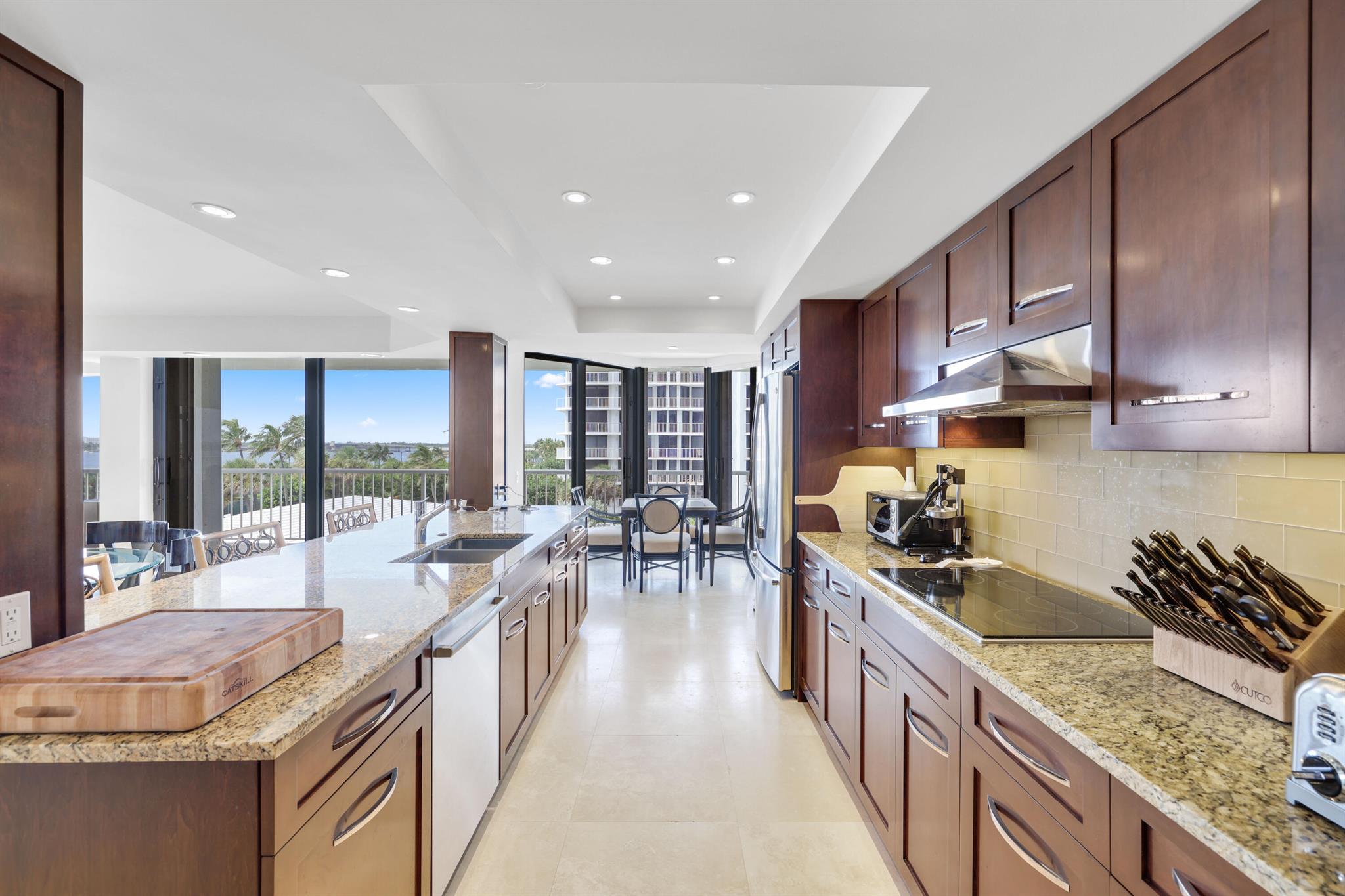 ENCLAVE OF PALM BEACH CON - Residential