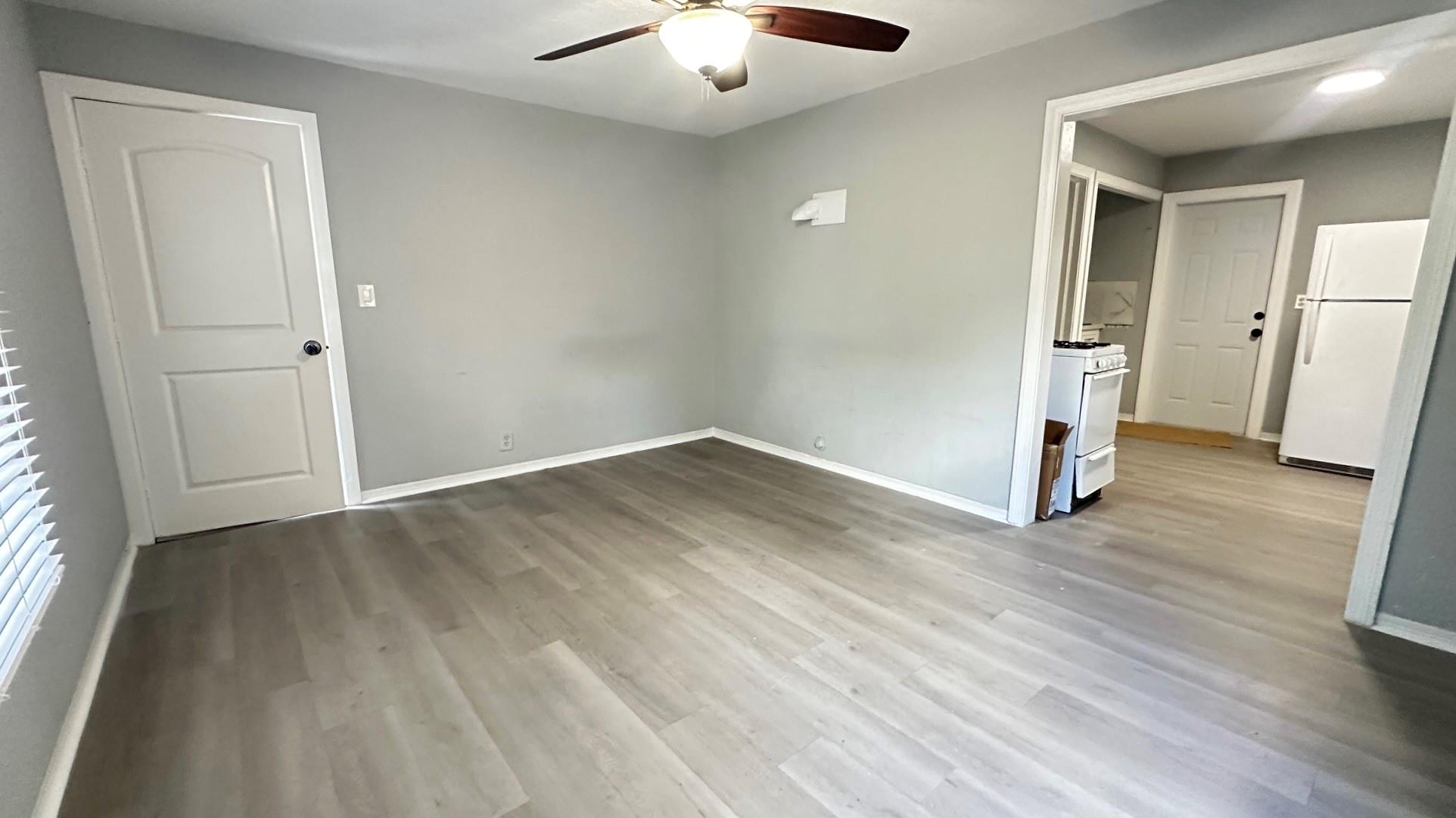 Updated efficiency with washer and dryer inside the unit, centrally located in Lake Worth Beach, is ready for immediate occupancy. Freshly painted and featuring brand-new flooring throughout, this charming space offers comfort and convenience. The property has a cooktop only, no oven. Ideally situated just minutes from the beach, as well as popular restaurants and shops. Don’t miss out on this perfect opportunity to live in the heart of Lake Worth Beach!