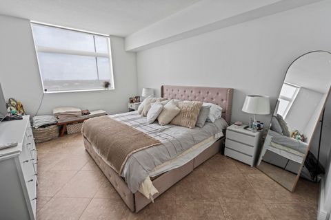 Tiny photo for 140 S Dixie Highway #733, Hollywood, FL 33020 (MLS # B26013035)