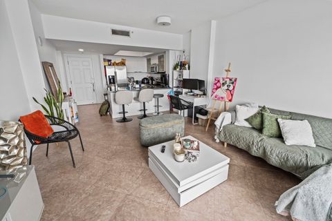 Tiny photo for 140 S Dixie Highway #733, Hollywood, FL 33020 (MLS # B26013035)