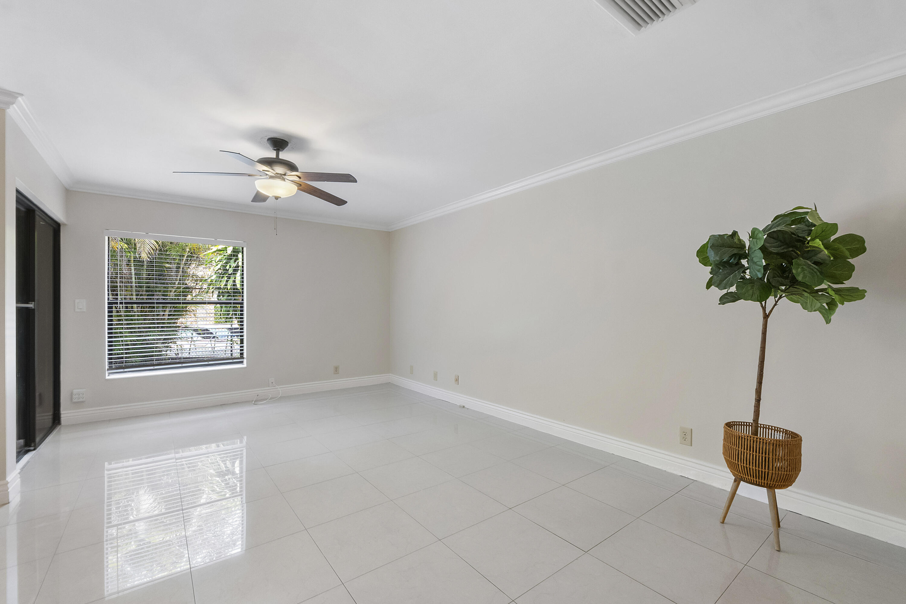 TARTAN COCONUT CREEK PHASE 1 - Residential Lease