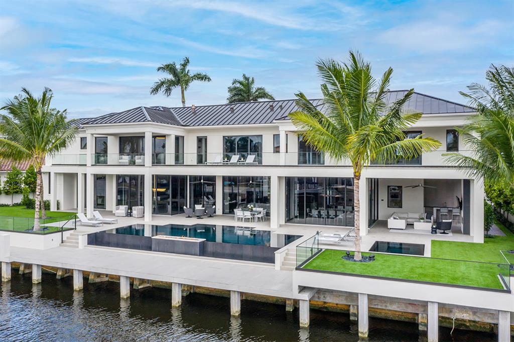 ROYAL PALM YACHT & COUNTRY CLUB - Residential