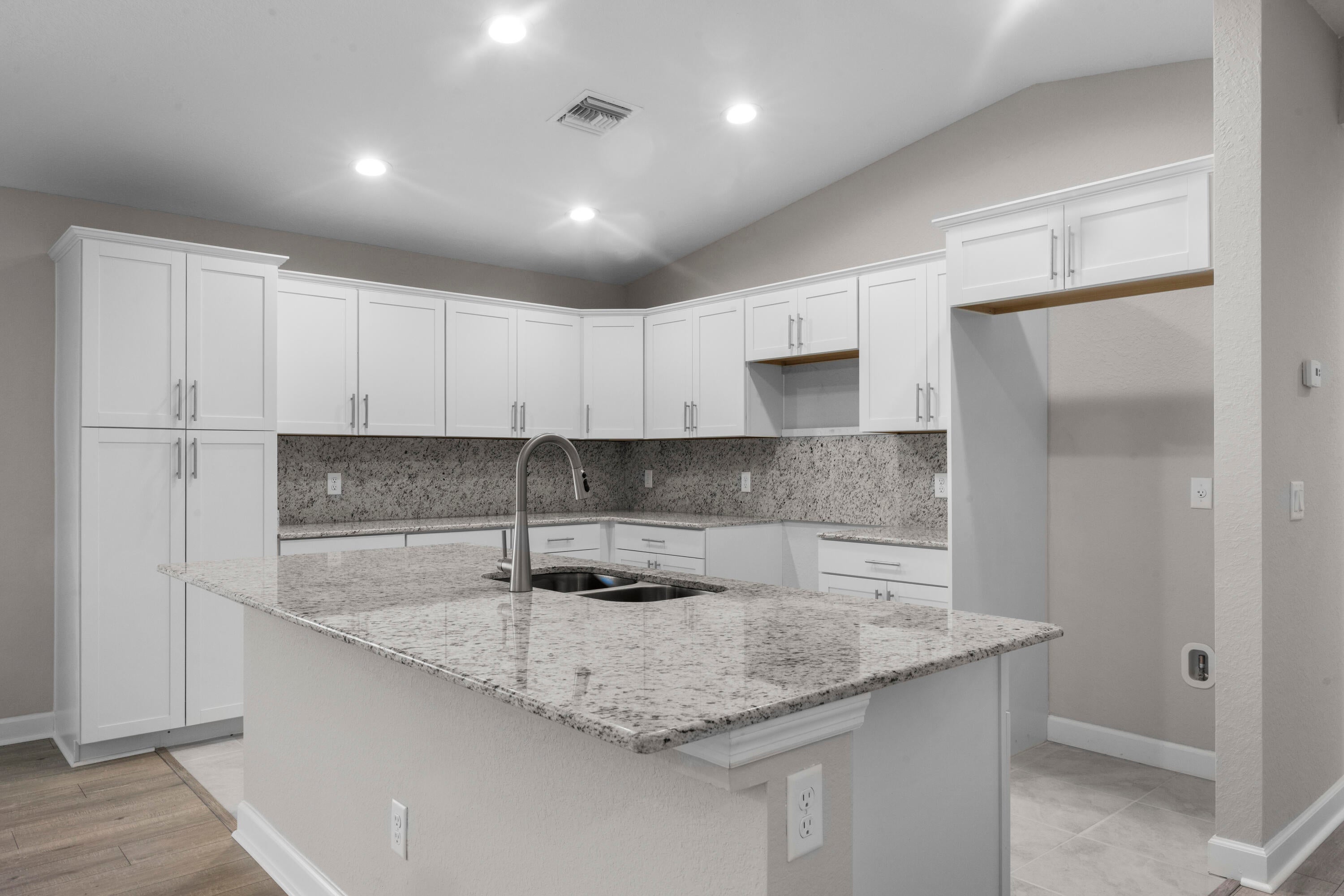13990 Gorrion Court
