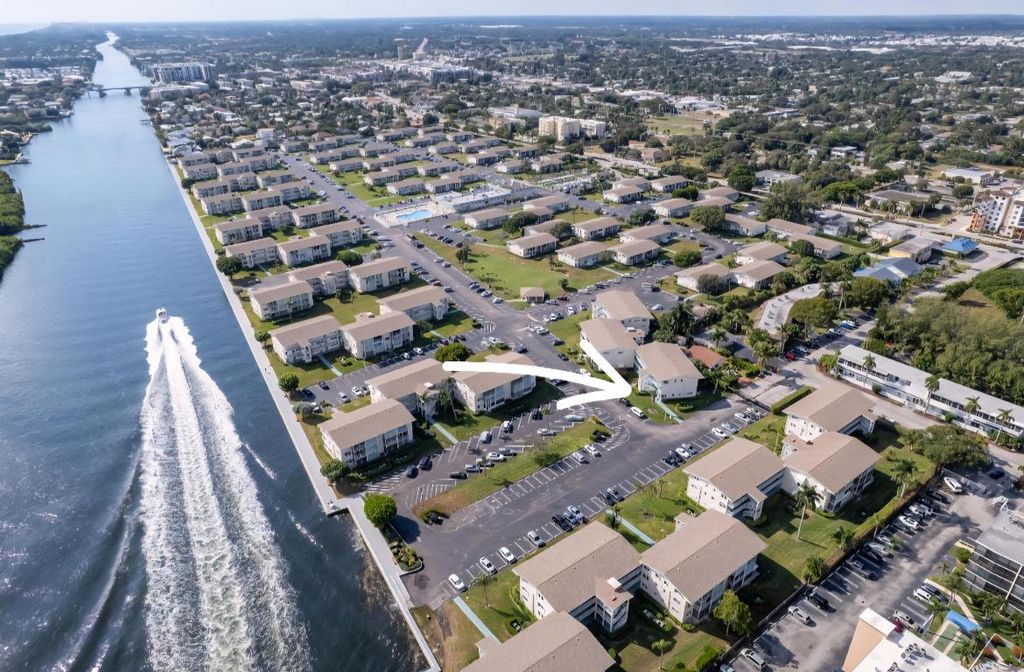 Photo of 210 Horizons E #111, Boynton Beach, FL 33435 (MLS # R11142638)
