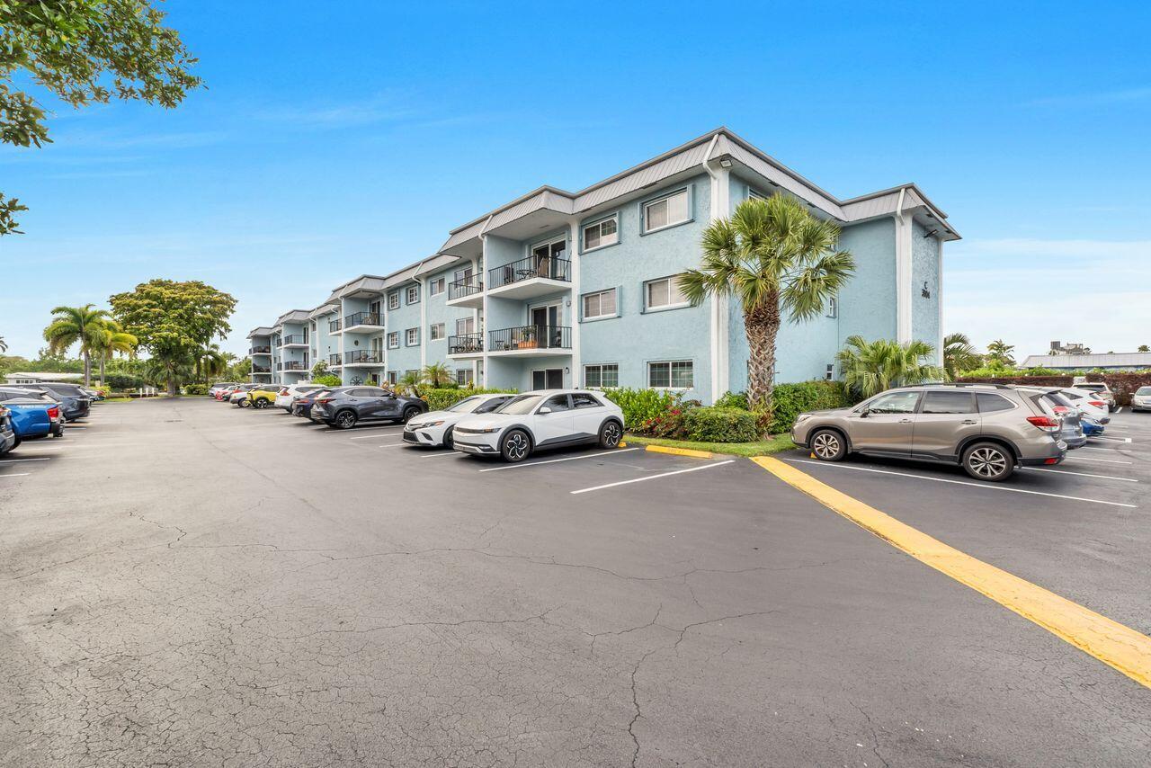 RIVER MANOR CONDO - Residential