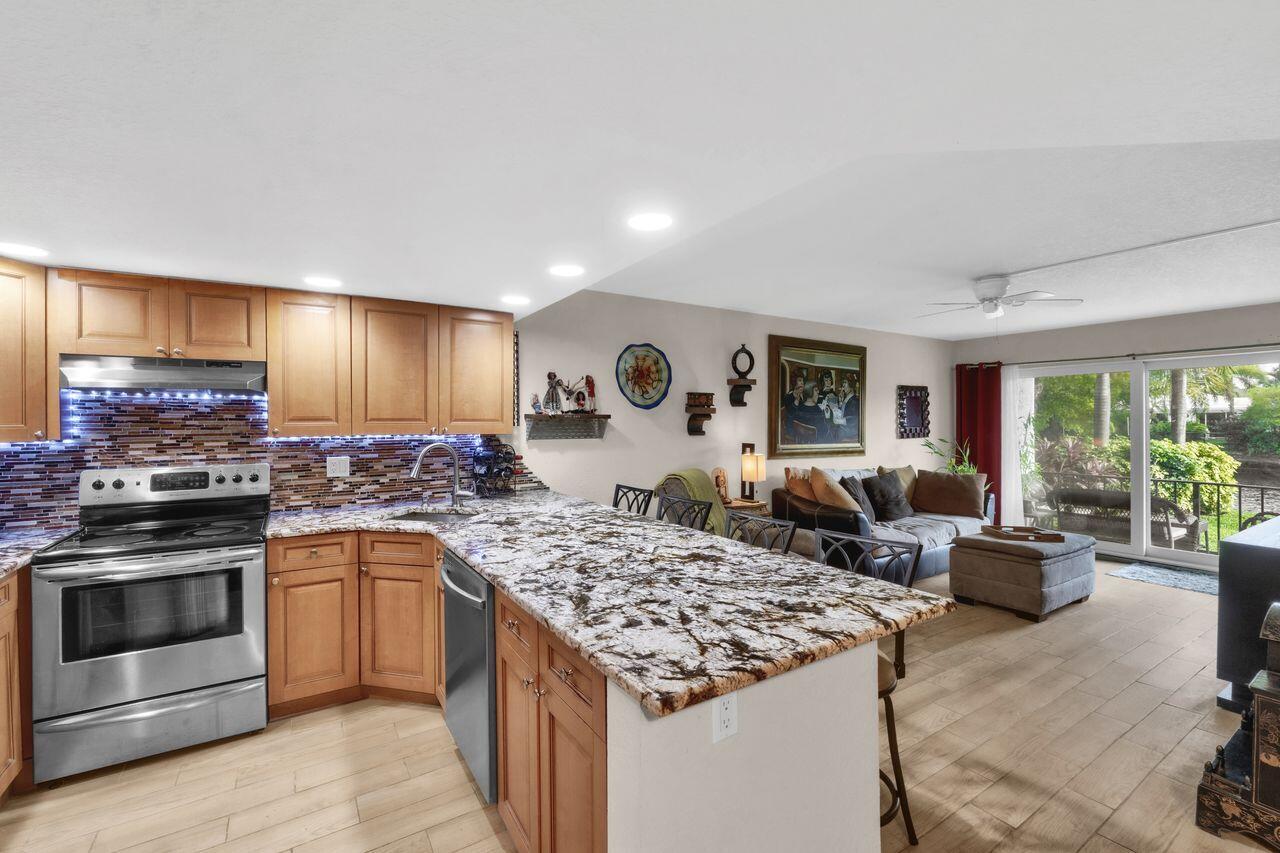 RIVER MANOR CONDO - Residential