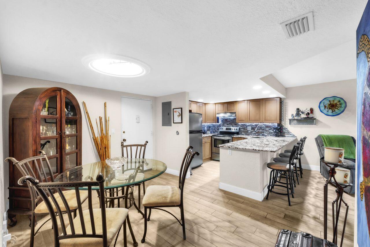 RIVER MANOR CONDO - Residential