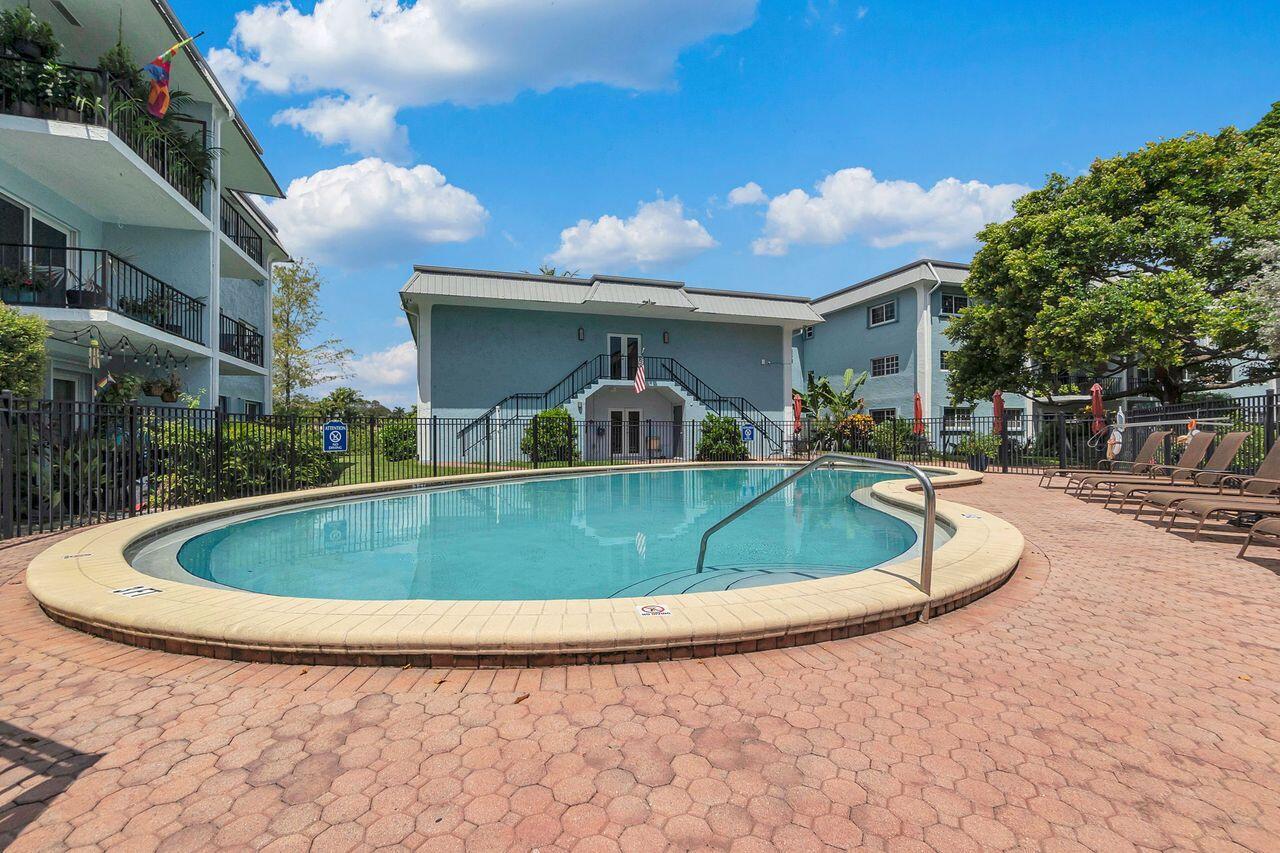 RIVER MANOR CONDO - Residential