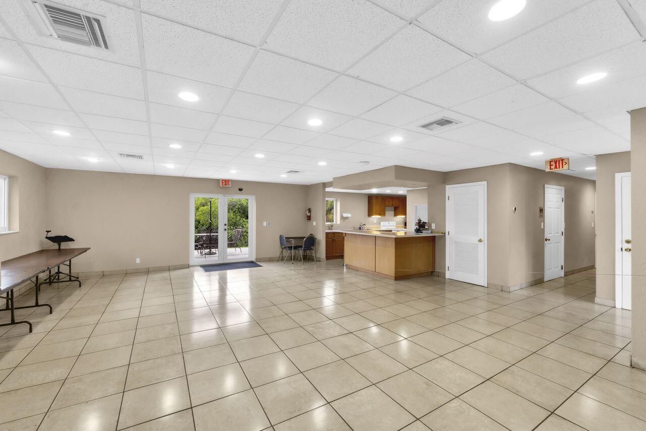 RIVER MANOR CONDO - Residential