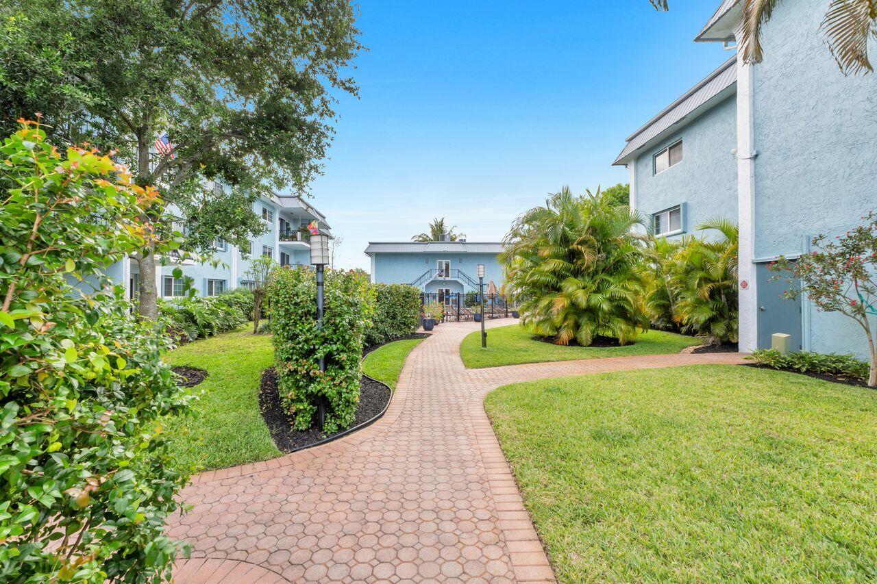 RIVER MANOR CONDO - Residential