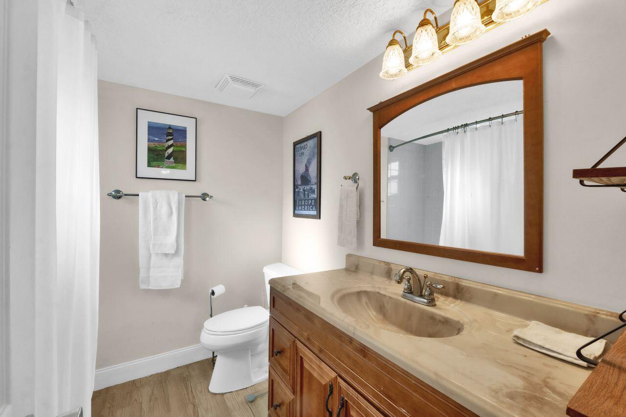 RIVER MANOR CONDO - Residential