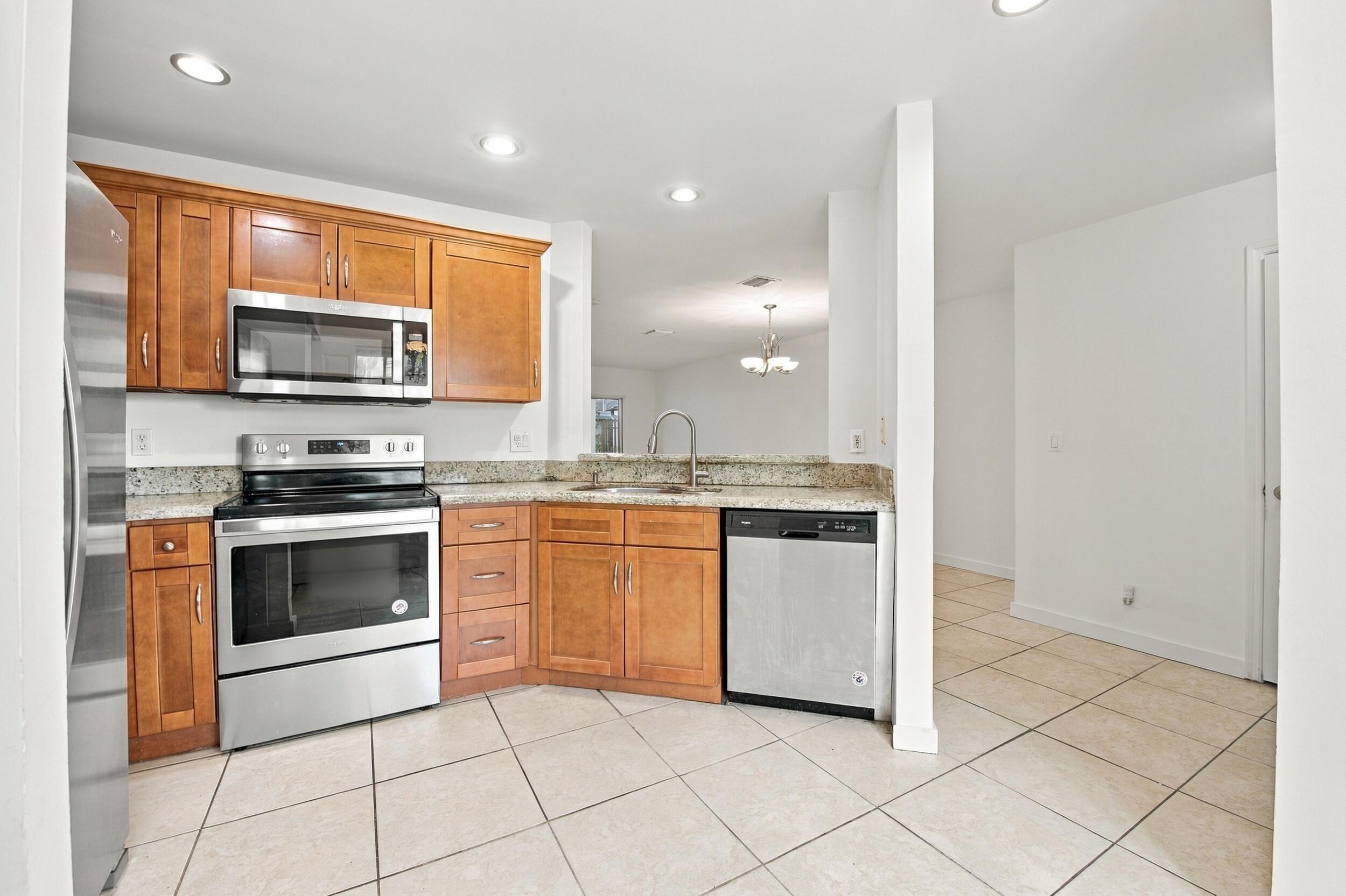 4441 SW 11th Place