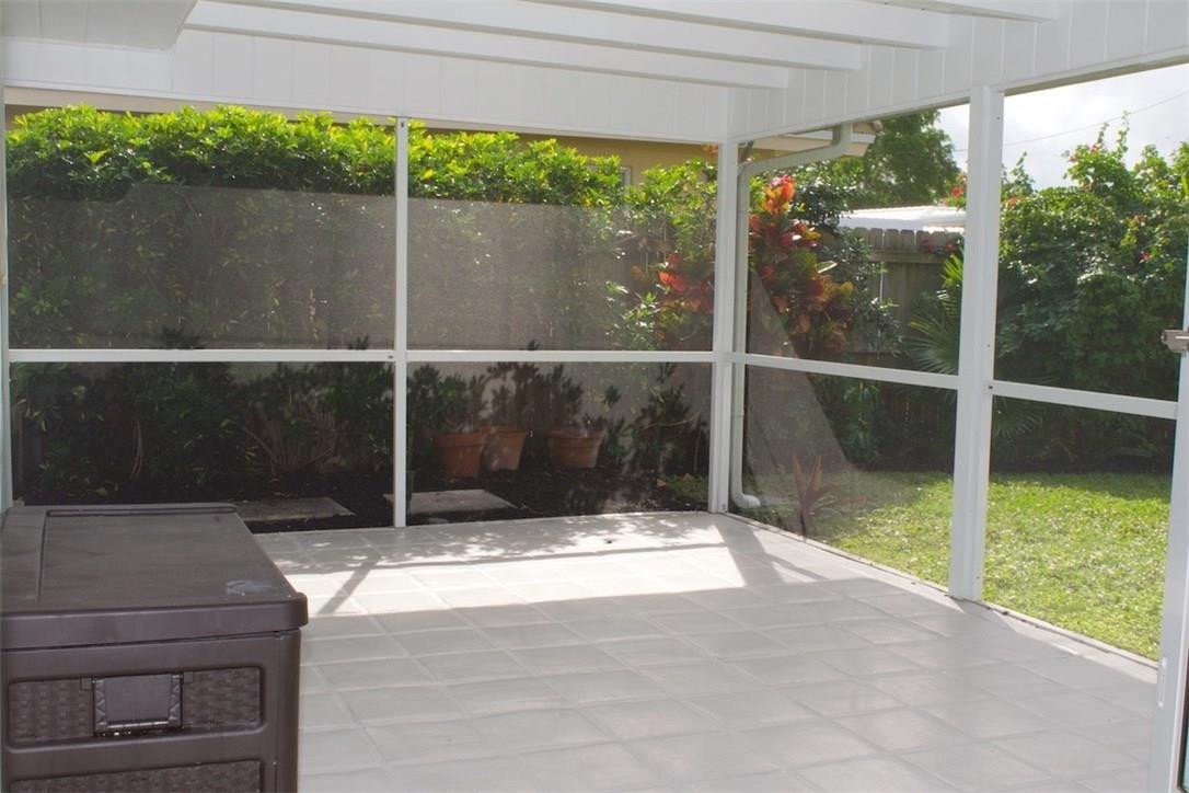 Coral Woods 33-25 B - Residential