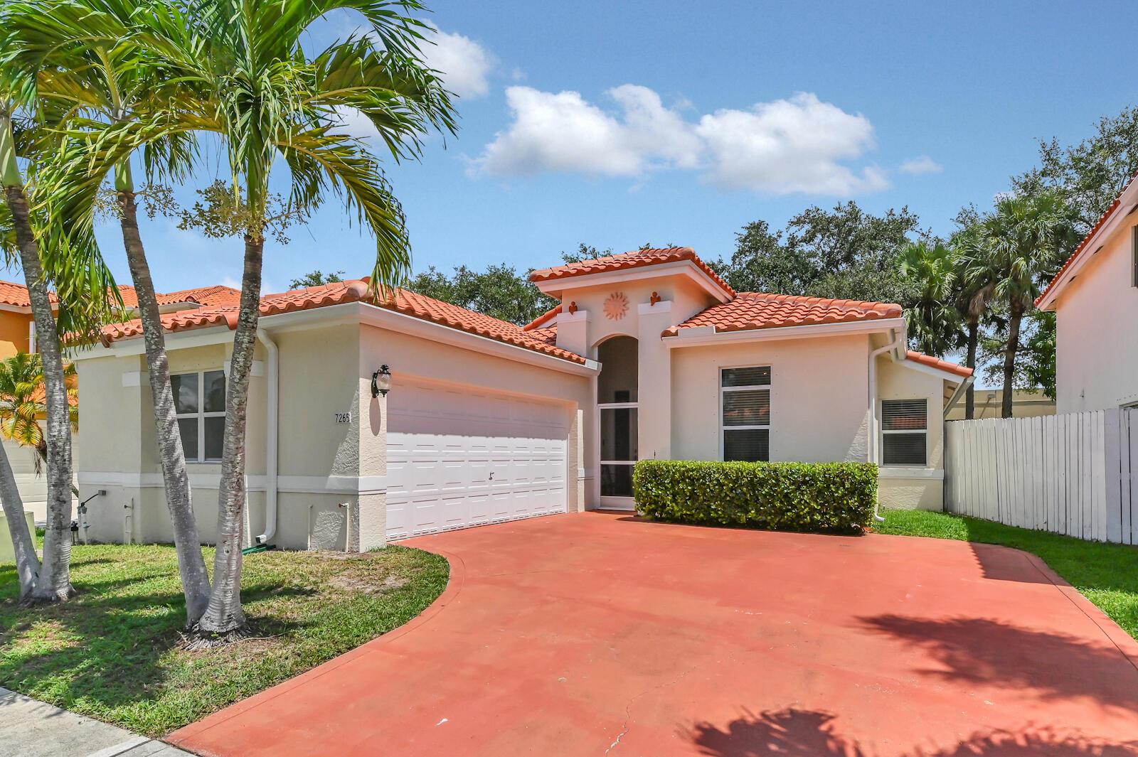 7265 Nautica Way, Lake Worth, FL, 33467/$519,900 2 7265 Nautica Way