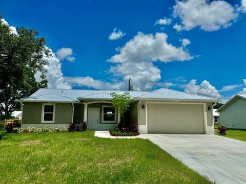 A home in Okeechobee