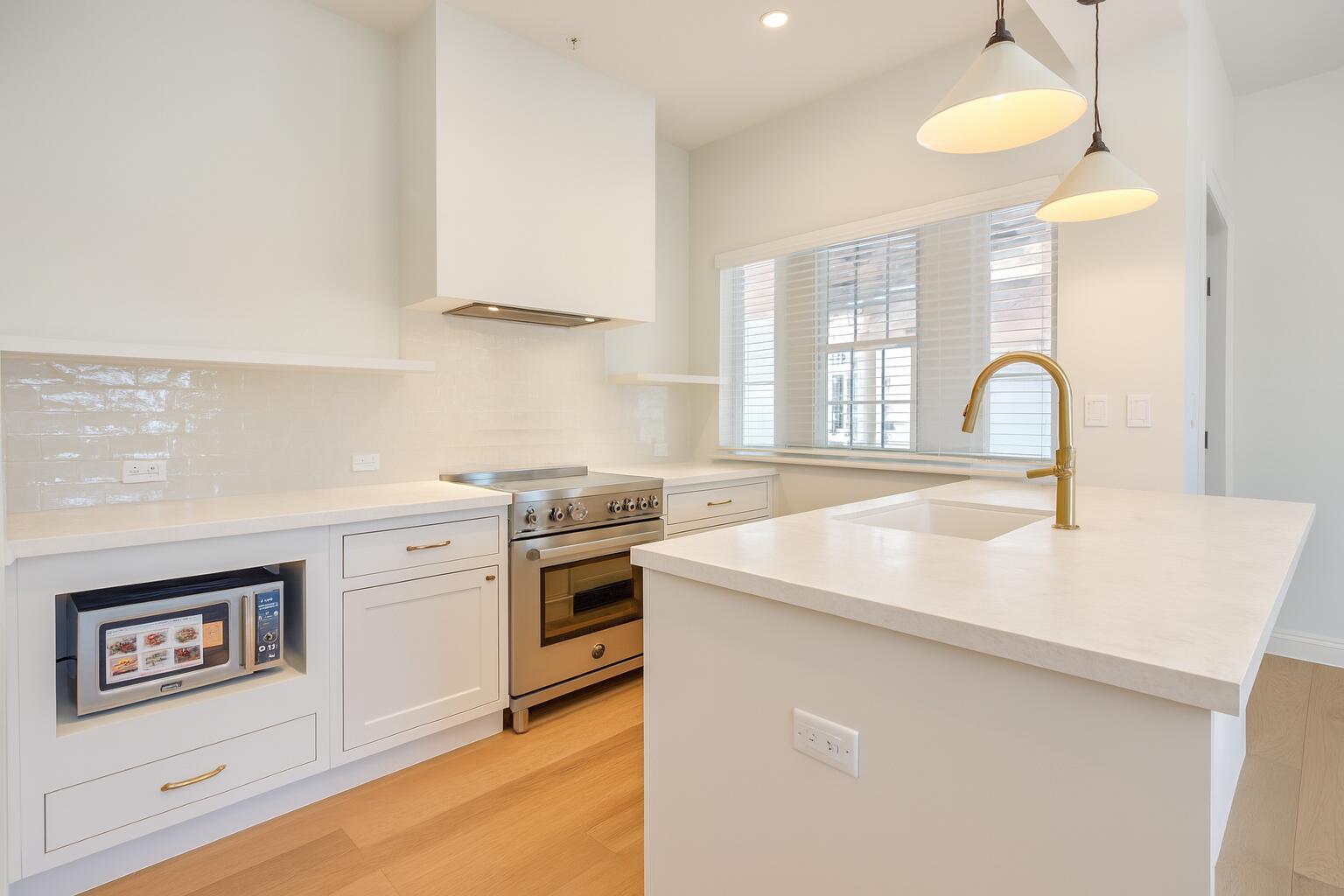 FLORAL PARK - Residential Lease