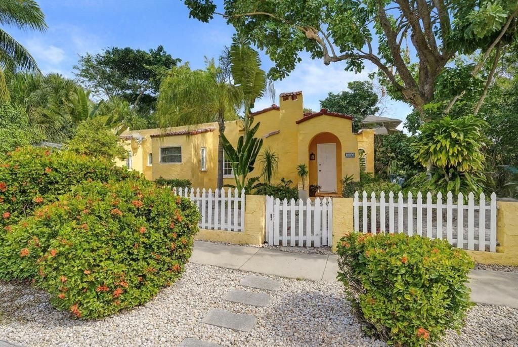 Photo of 1818 Florida Avenue, West Palm Beach, FL 33401 (MLS # F10533034)