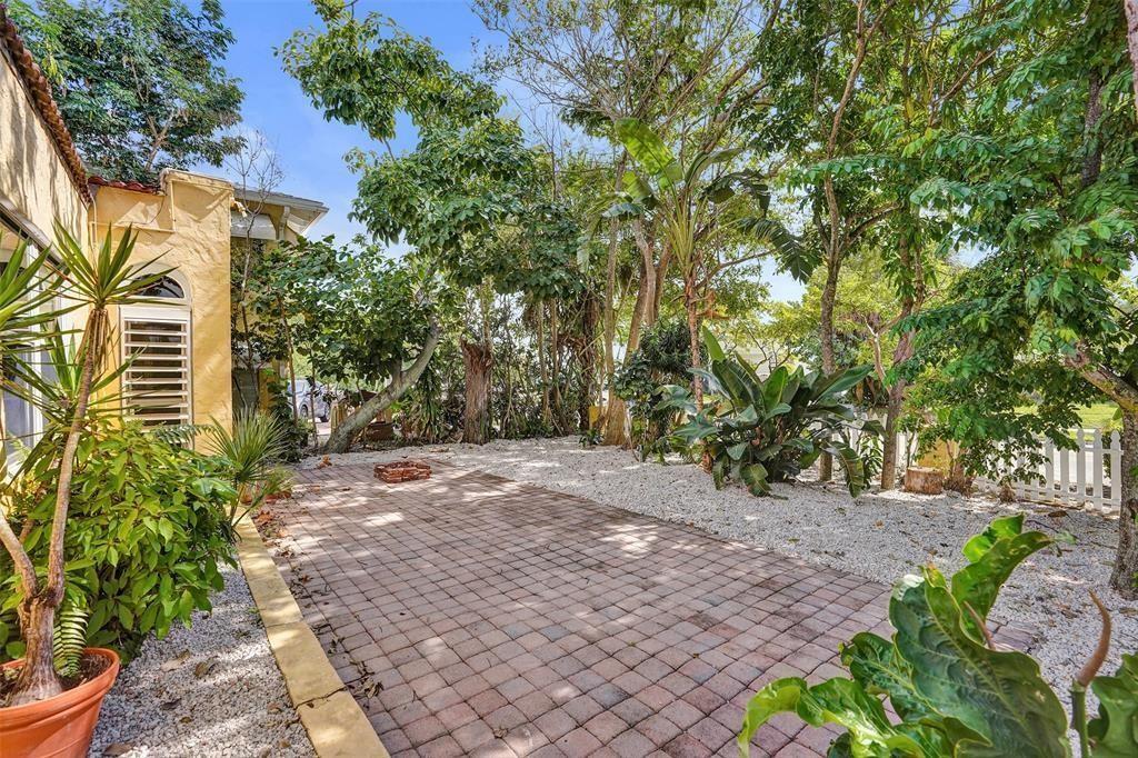 View photos, virtual tours, details... 1818 Florida Avenue