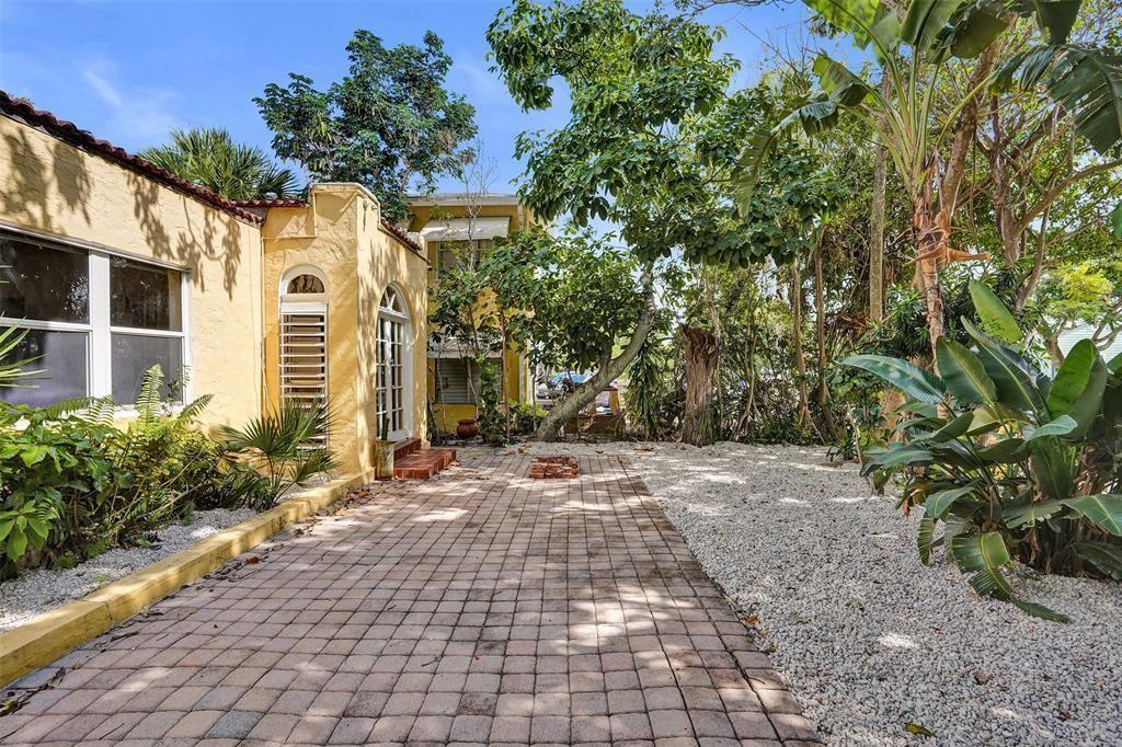 View photos, virtual tours, details... 1818 Florida Avenue