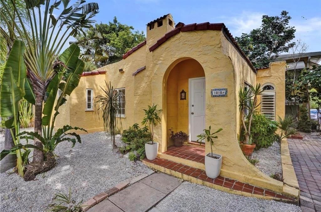 Photo of 1818 Florida Avenue, West Palm Beach, FL 33401 (MLS # F10533034)