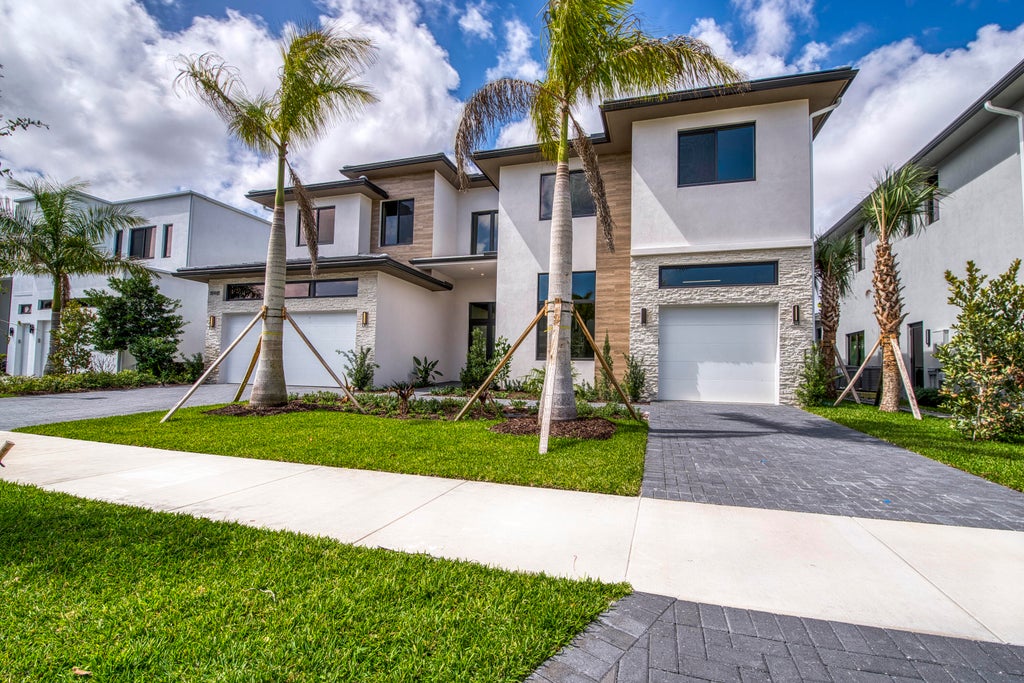 Photo of 18481 Symphony Court, Jupiter, FL 33458 (MLS # B26000934)