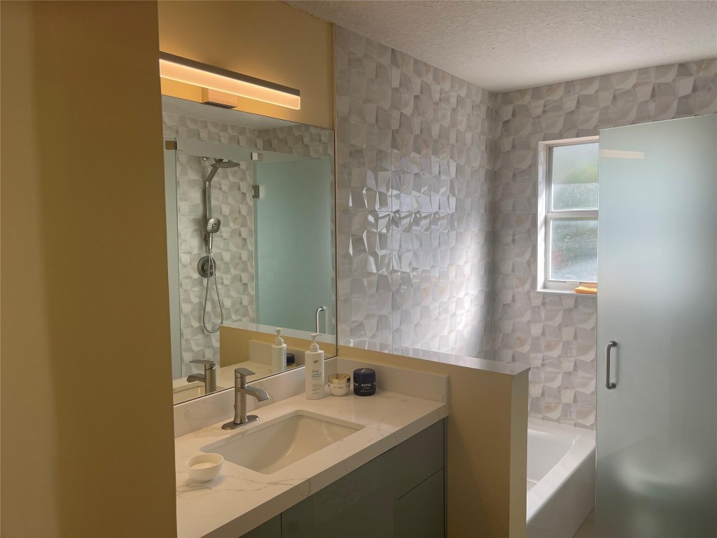 Lakes Of Newport II 158-2 - Residential